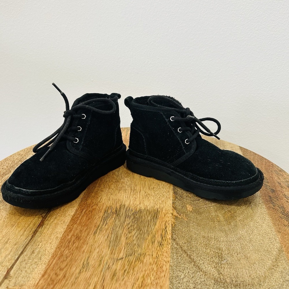 Ugg Neumel II Boots Youth Size 13 Black Suede Lined Chukka Lace Up 1017320K Kids